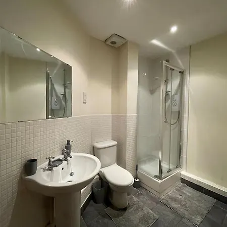 Luxe In Leeds *